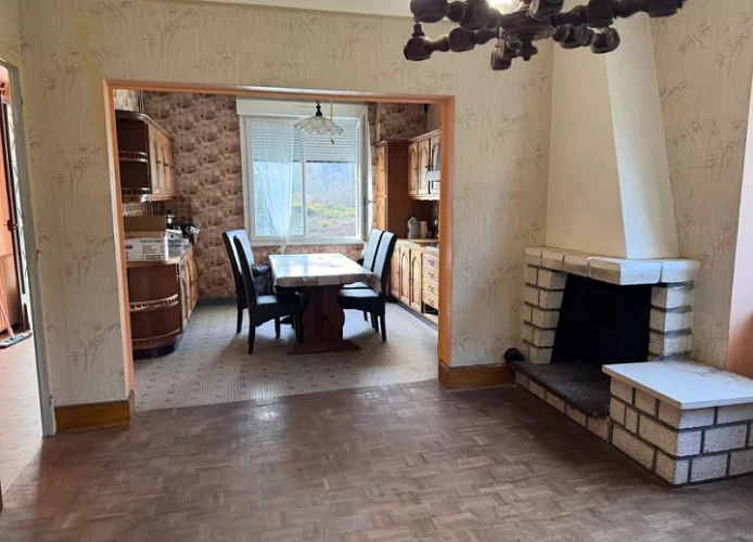 Detached Stone and Slate Property(117 sqm), Situated in a Hamlet, in the Area of Carnoet, with a photo 4
