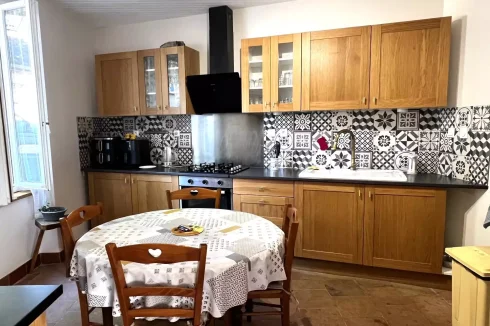 Renovated Town Centre House with Garden photo 5