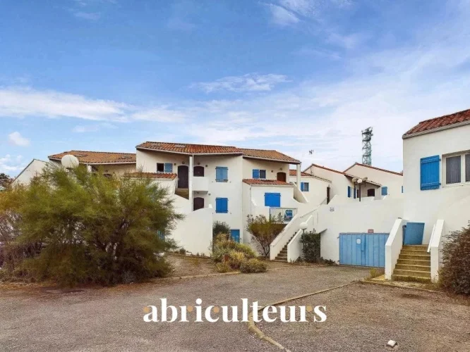 2-Bedroom Apartment with Sea View Balcony for Sale on Rue De la Pointe in L'herbaudière (85330)