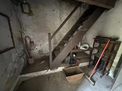 House to Renovate Near Noth photo 4