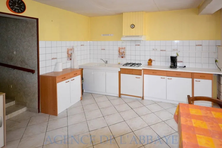 Vénérand, Charentaise House, 75 m², 2 Bedrooms, 916 m² Plot photo 3