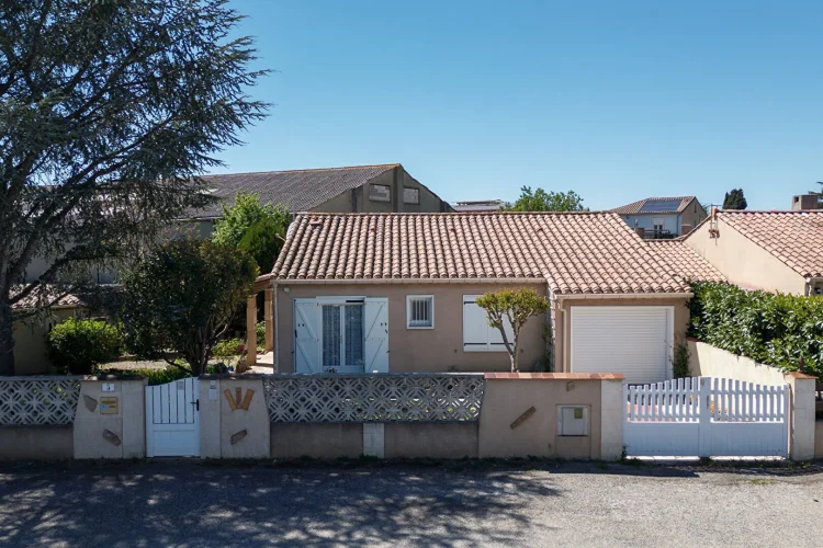 Carcassonne - Pierre Blanche - 3-Bedroom Villa 102m² (77m² Living) with Garden, Garage and Pac