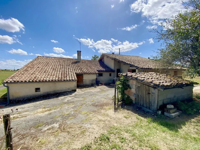 Charming Renovation Project just a Short Walk from Monflanquin