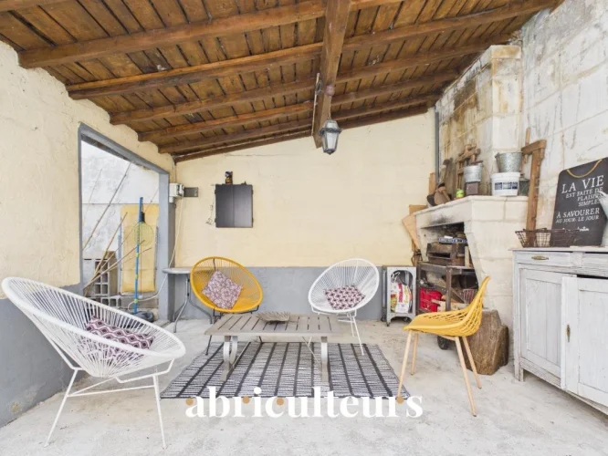 Townhouse of 90 m² with Courtyard for Sale in Saintes (17100) photo 4