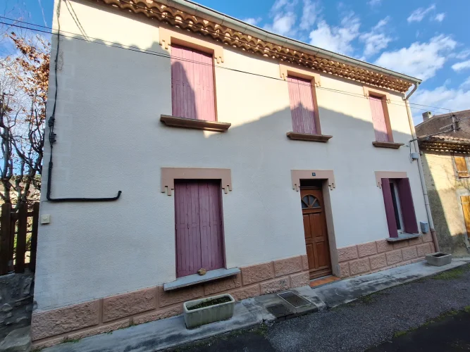 House Requiring Finishing Touches Ideal for Rental Investm