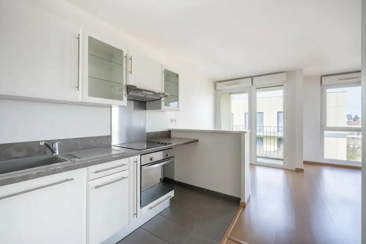 Apartment for sale in Mantes La Jolie — 3 bedrooms, 72 m²