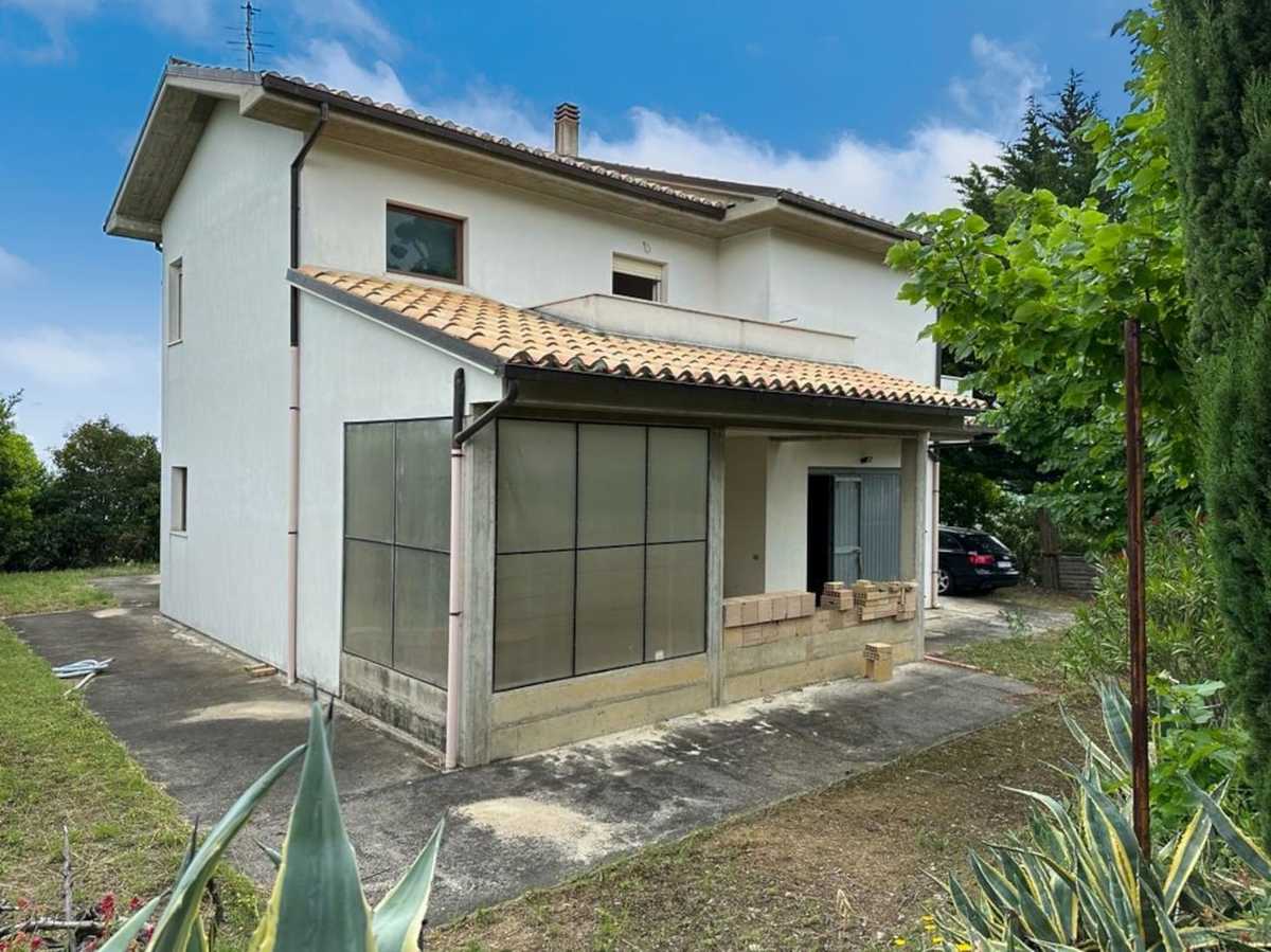 2 bedrooms detached house, 180 m² Atri, Teramo (province) photo 5