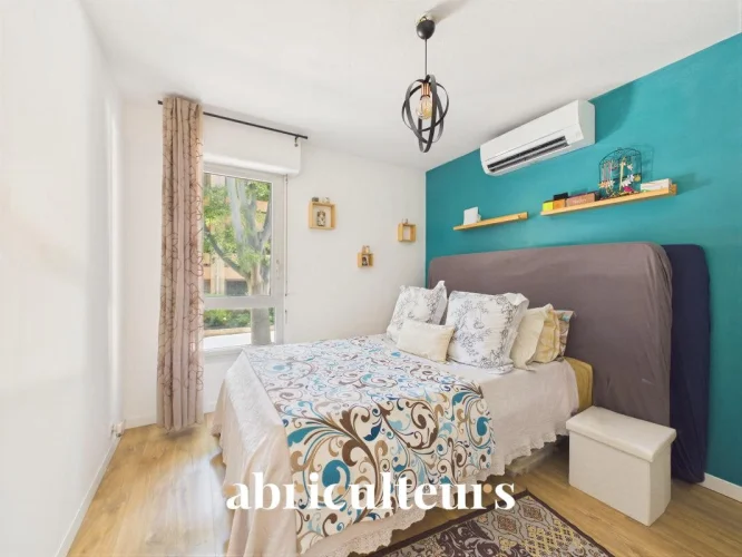 Apartment T3 with Balcony for Sale in the City Center of Salon-De-Provence (13300) photo 5