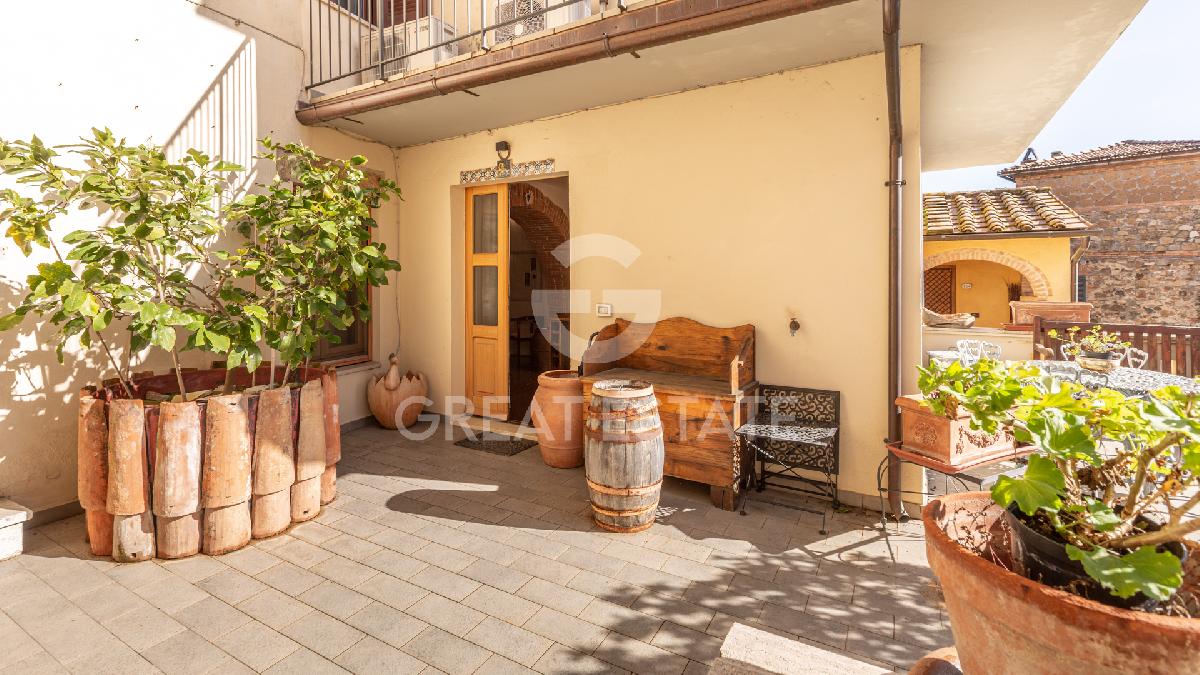 2 bedrooms historic apartment, 175 m² Cetona, Siena (province)