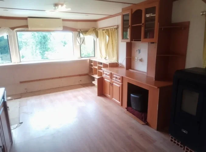 Charming 2-Bedroom House to Finish with Spacious Grounds in Brantôme photo 3
