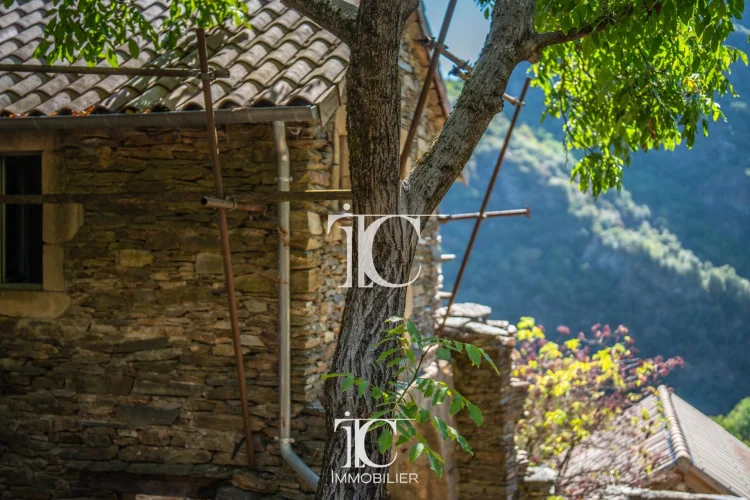 18TH-Century Hamlet Stone House – 100 m² of Living Space – 4 Bedrooms – 340 m² of Land – 25 Minutes from Les Vans photo 3
