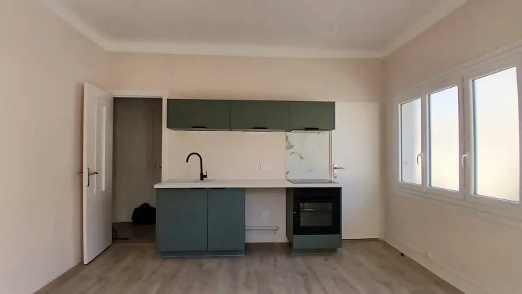 Fully Renovated Apartment on the Ground Floor with Garden, at Walking Distance from the Sea. photo 5