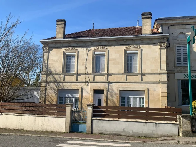 Stone House of 222 m² with Garden, 5 Bedrooms and Outbuildings