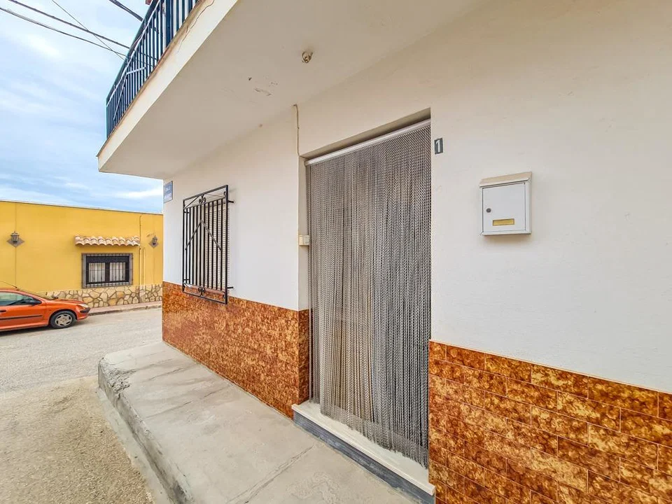 Vera Living Real Estate photo 4