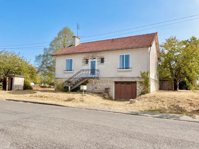 In a Quiet Village, Detached House with a Full Basement to