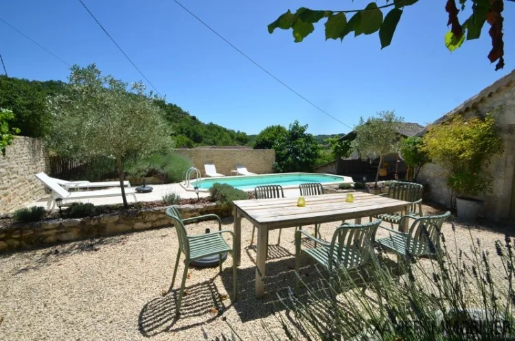 Charming Converted Barn with Swimming Pool in a Peaceful Hamlet. photo 3