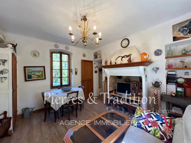 Céreste, Individual House with Charm and its Garden Near Village and Shops photo 3