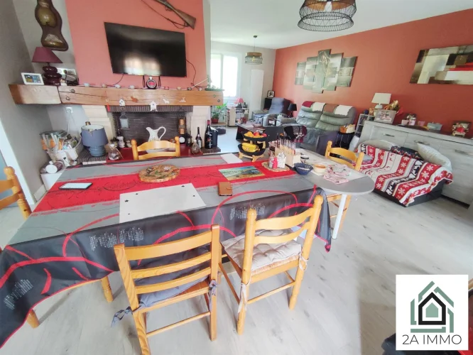House Near Amenities in Pontaumur photo 2