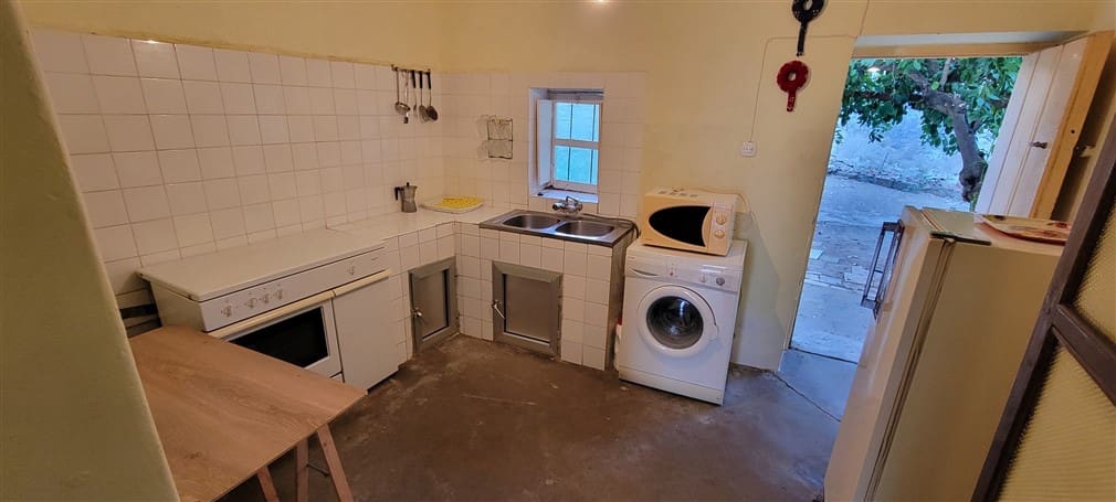 Townhouse for sale in Madroñera, Cáceres photo 3
