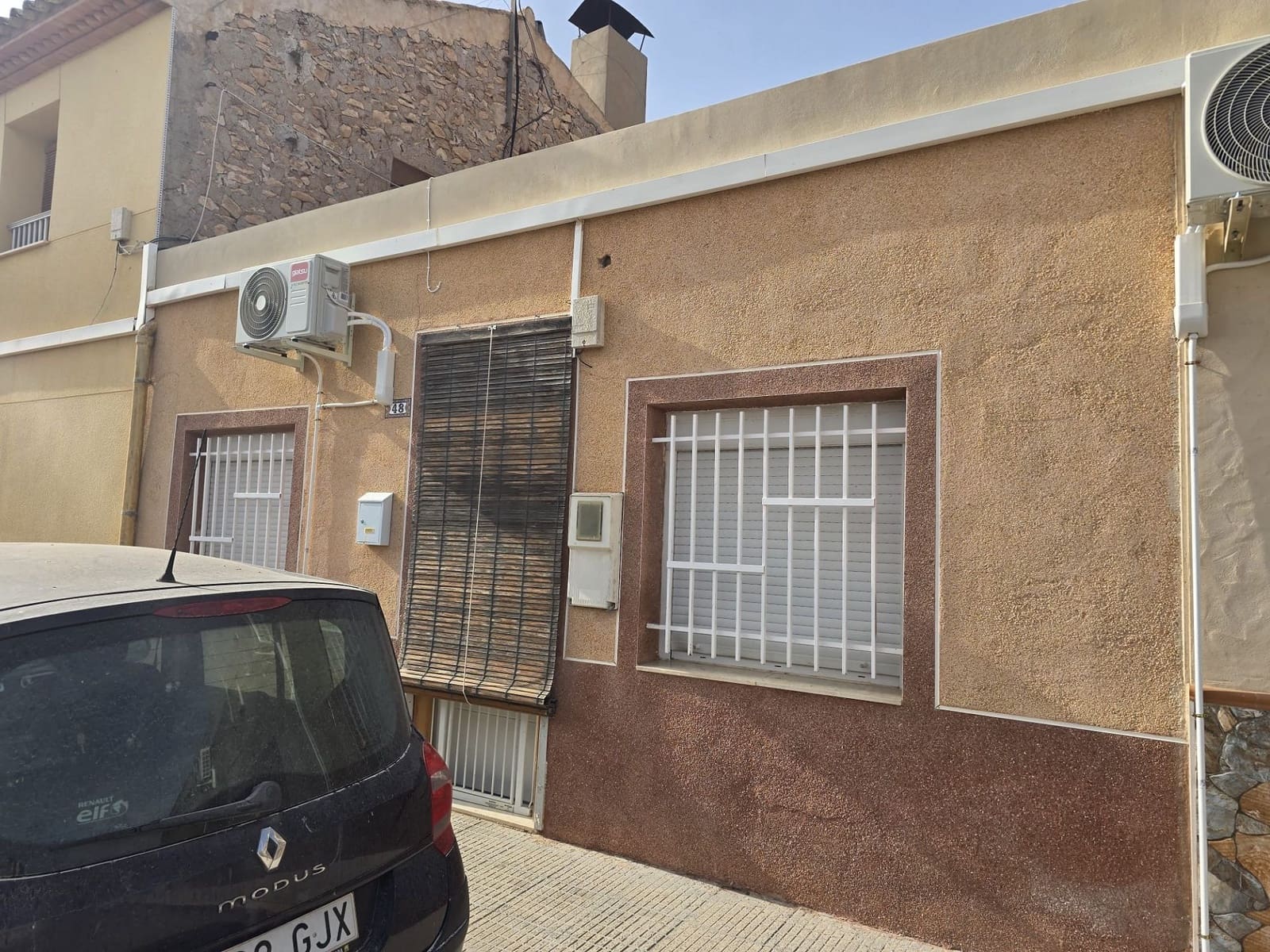 Townhouse for sale in Pinoso, Alicante photo 2