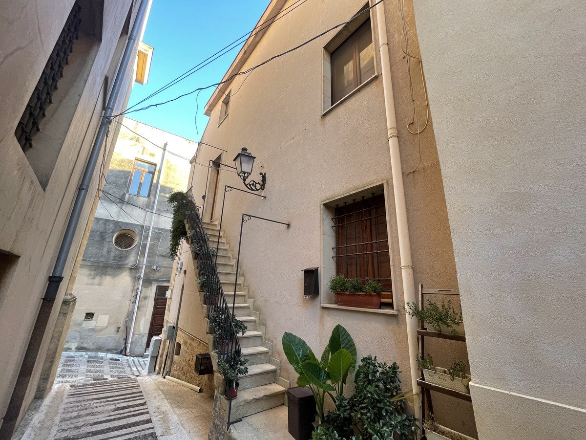 Property in Salemi photo 2