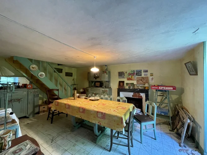In the Heart of a Small Hamlet, an Authentic Detached Charac photo 4