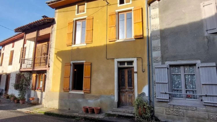 Village House at the Foot of the Pyrenees Ideal Second Home in T