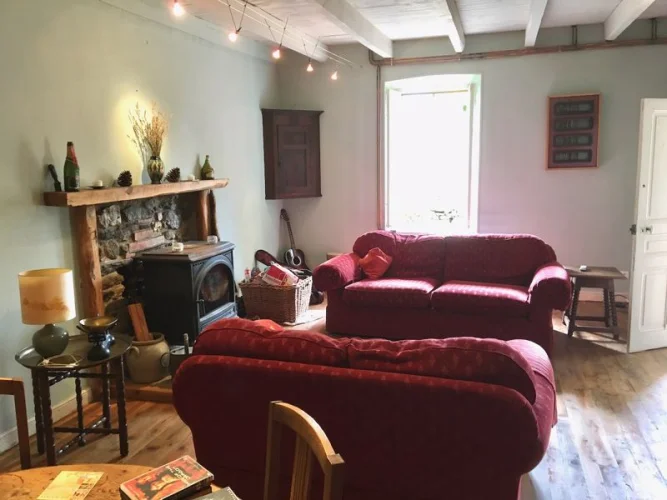 4-Bed/2-Bath Renovated Farmhouse, la Vizade, Haute-Loire photo 2