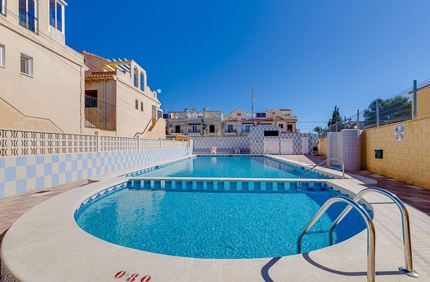 Bungalow for sale in El Chaparral, Torrevieja, Alicante photo 2