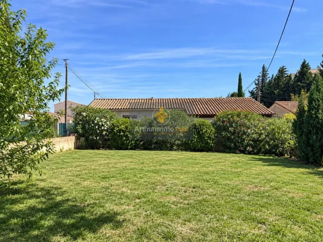 Charming 4-Room House in Bollène with Enclosed Garden photo 2