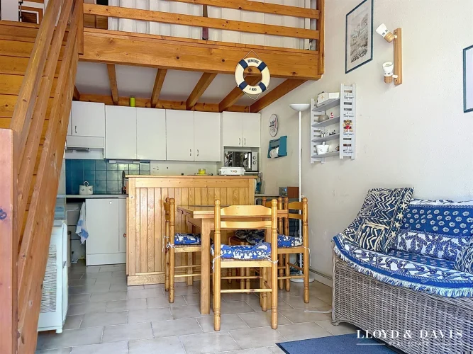 House for Sale in Saint-Georges-De-Didonne photo 2