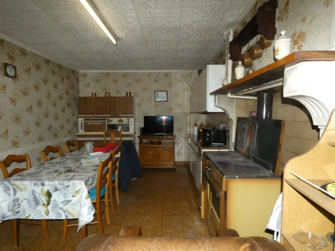 A Nice Farmhouse for Renovation with about Seven Acres of Land photo 3