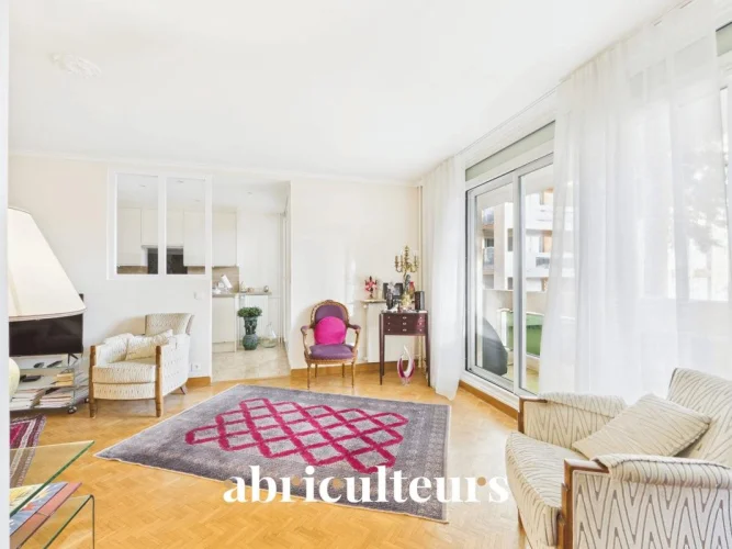 4-Room Apartment - Impeccable Condition - Immediate Proximity to Enghien-Les-Bains
