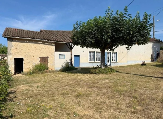 2 Bed House for Sale in Ruffec photo 4