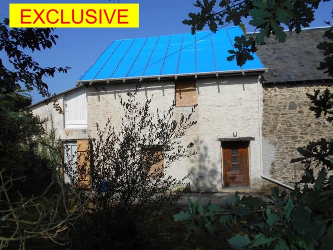 Lovely Opportunity in a Great Location with Views. Former Family Home Requiring Renovation, Including Complete Roof. a…