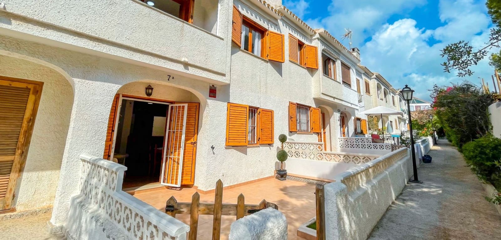 Townhouse for sale in Playa Flamenca, Orihuela, Alicante photo 2