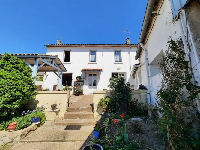 Stone Country House 193 m² + Outbuilding and Garden