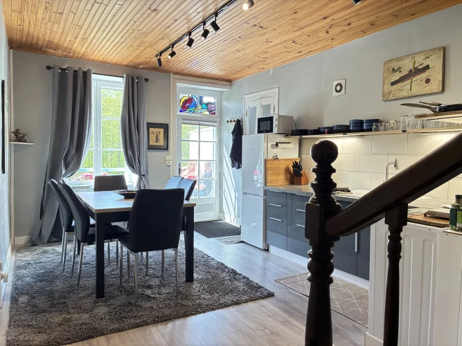 Renovated Village House with Elevated Views! photo 4