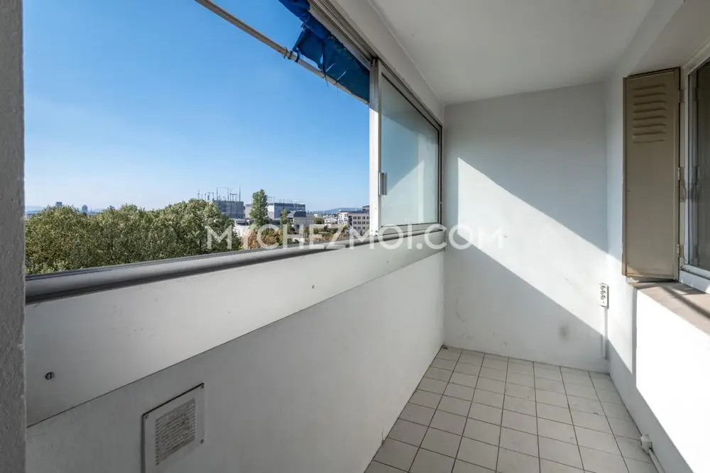 Apartment for sale in Villeurbanne — 3 bedrooms, 71 m² photo 5