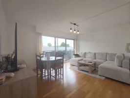 Magnificent 3-Bedroom Apartment, Completely Renovated, 78 sqm with Balcony photo 4