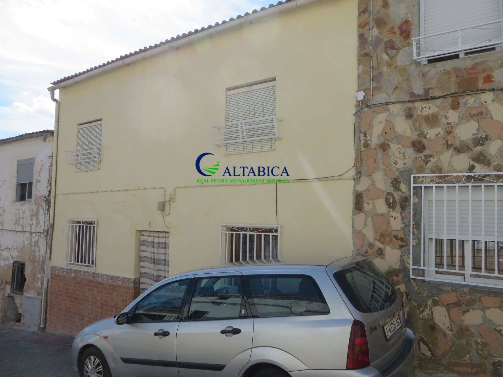 Villa for sale in Huelma, Jaén