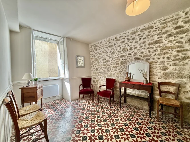 Charming Character 2 Bedroom, 2 Bathroom Village House photo 2