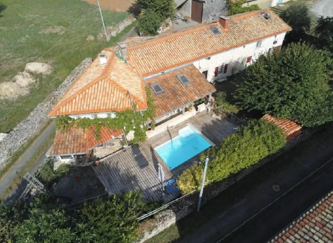 4 Bed House for Sale in Sauzé-Vaussais