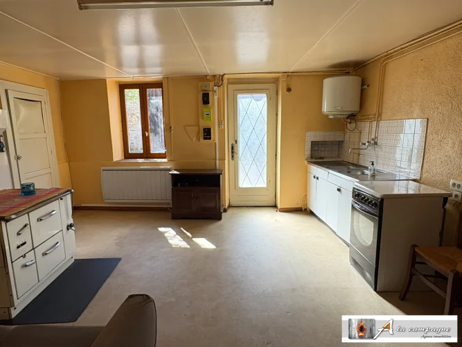 Real Estate Complex to Renovate photo 2