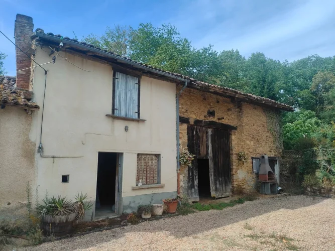 Large Flexible Property with Potential for Two Separate Homes photo 4