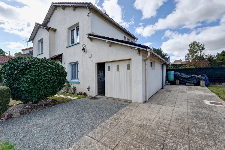 3-Bedroomed House + Garage photo 4