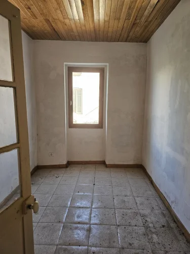 Townhouse of 63 M2 to Renovate with Garden photo 2