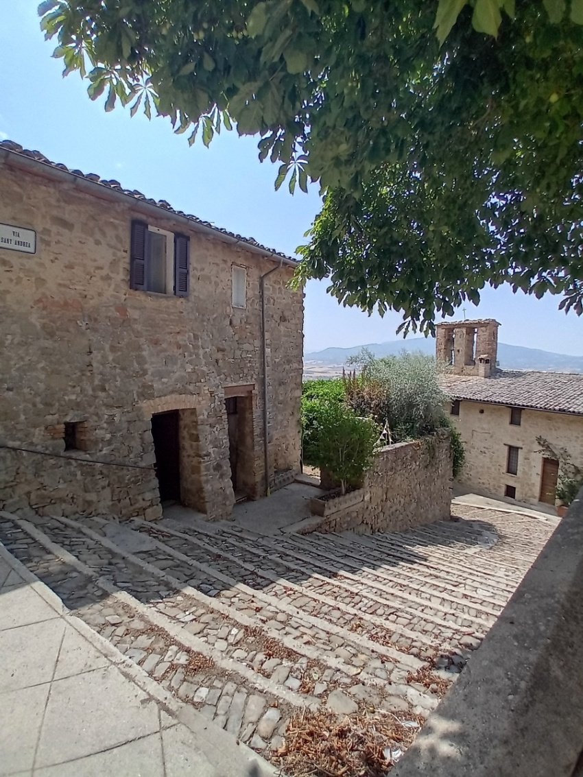 Property in Gualdo Cattaneo photo 5