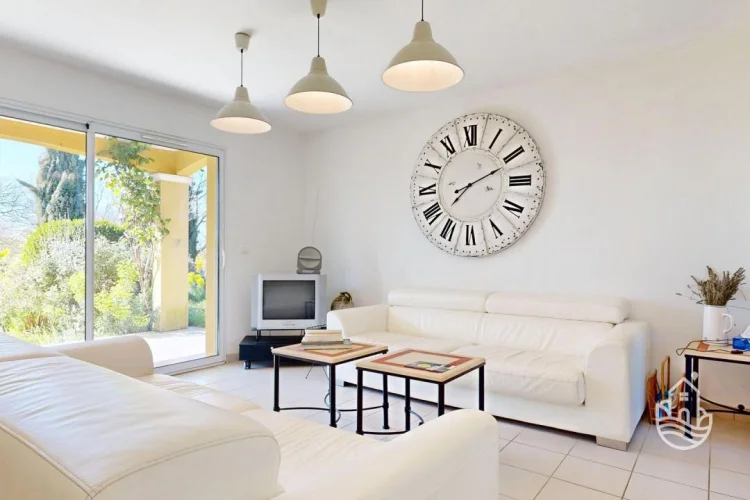 Delightful Bungalow with Garage Nestled in Lush Greenery, Saint-Cyprien photo 3
