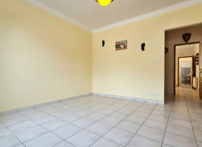 Renovated Village House with 2 Garages photo 2